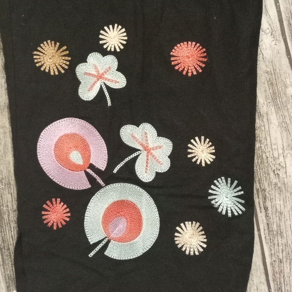 Larry Levine Capri pants (B10) - Picture 2 of 4